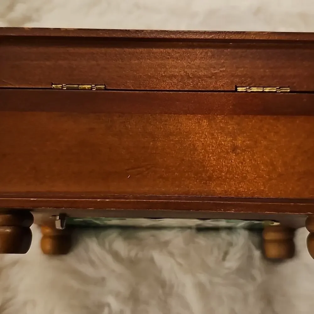 Vintage Linden Hummel Vintage Music Jewelry Wooden Box Lara's Theme & Edelweiss